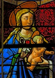 Vitrail représentant la Vierge et l
